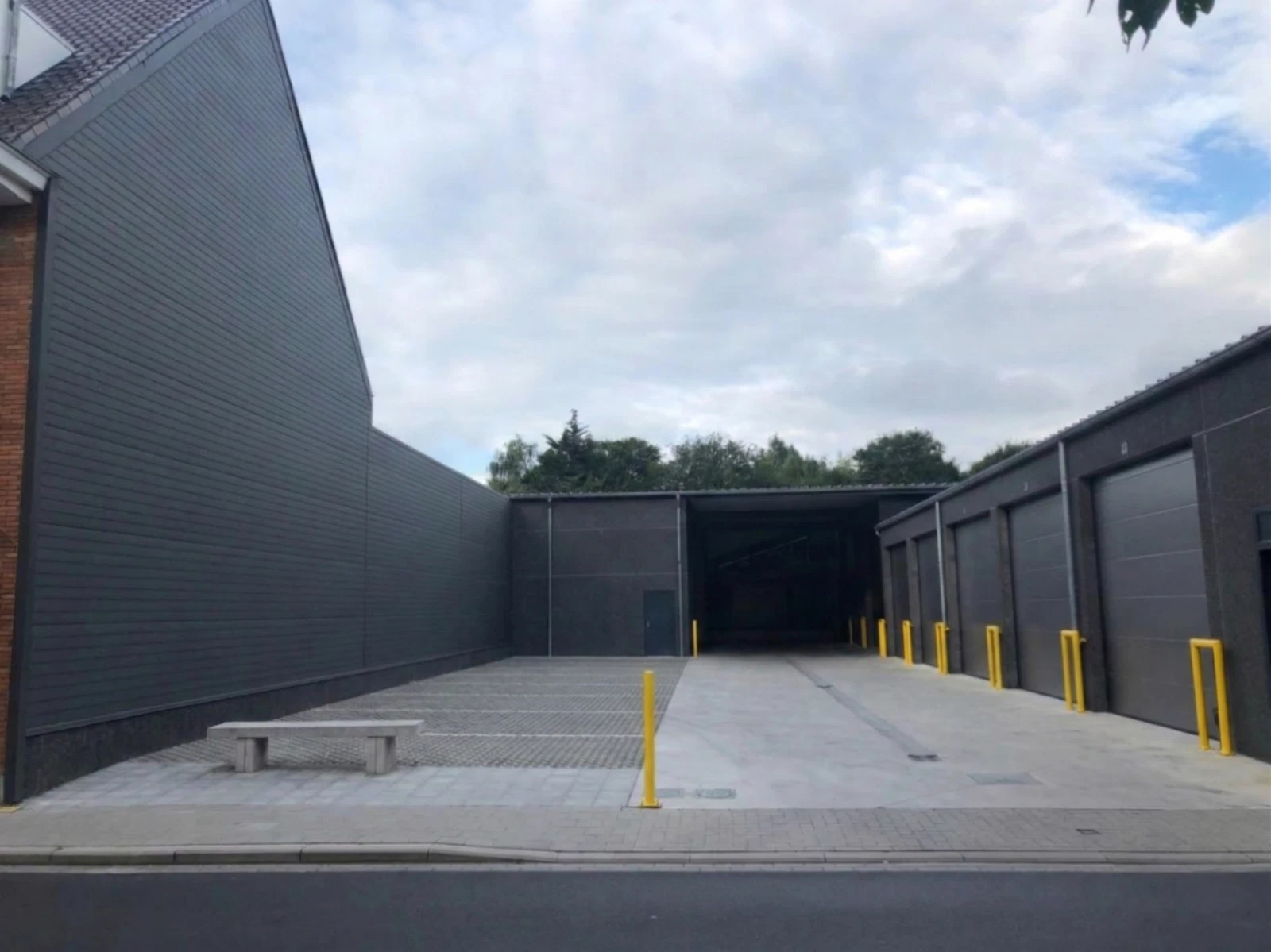 DC900 Slate-Effect Wall Panel application showcase 2